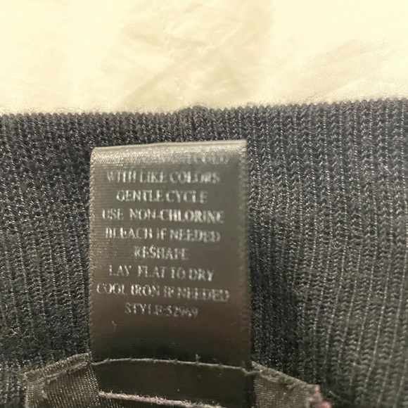 Love Always black sweater. Size small. Excellent condition - Picture 5 of 6